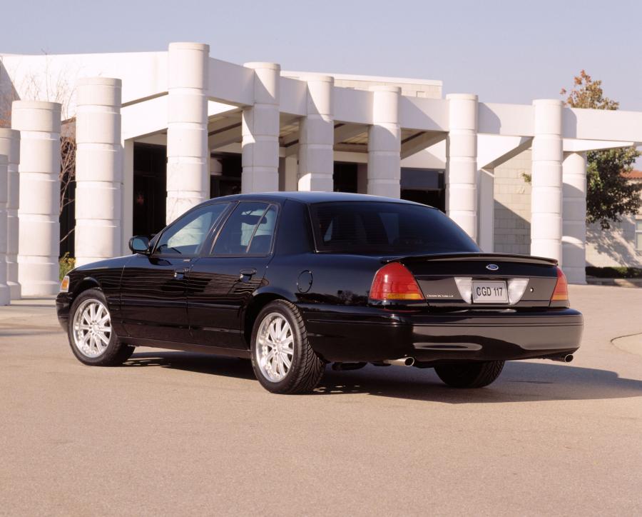  Ford Crown Victoria 1998 года  (фото 5 из 161)